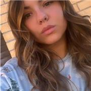 Amo i bambini, sono una ragazza che studia nella facoltà di medicina e chirurgia e sono qui per aiutare i vostri bimbi